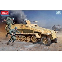 Academy 1/35 German Sd.kfz.251 Ausf.C Plastic Model Kit 13540