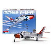 REVELL REPUBLIC F-84F THUNDERSTREAK '' THUNDERBIRDS'' 15996
