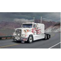 ITALERI FREIGHTLINER FLD 120 SPECIAL 1:24 3925S