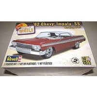 REVELL 62 CHEVY IMPALA SS 2N1 1:25 4281