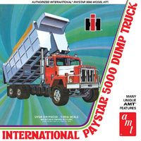 AMT 1/25 IH Paystar 5000 Dump Truck Plastic Model Kit AMT1381