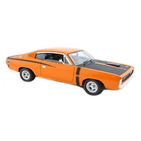 OZ LEGENDS 1:24 Valiant Charger E38 RT Vitamin C CT24819VC