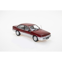 1:24 Red/Silver VL Calais DDA702