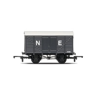 HORNBY LWB CLOSED VAN R6422